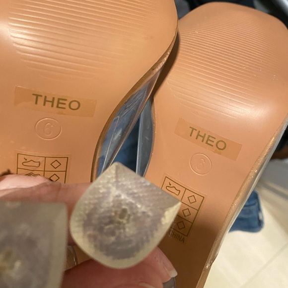 Miss Lola Heels - Picture 3 of 4